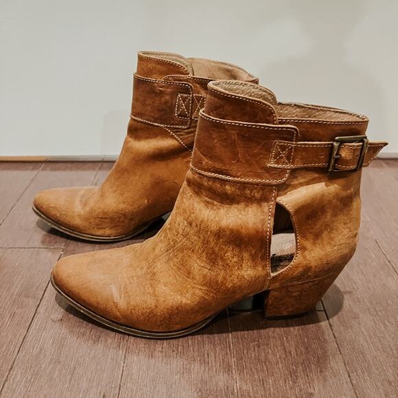 Free People Belleville Ankle Booties Size 8 EUC - Picture 1 of 7